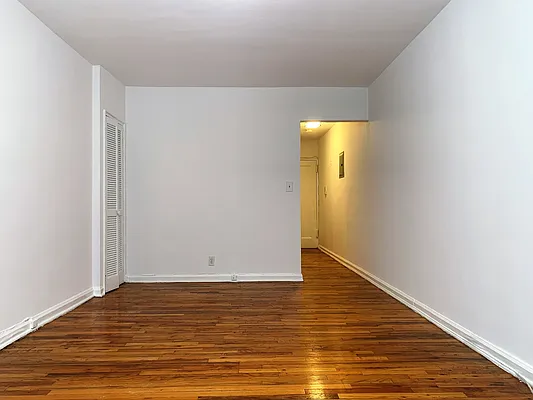 Rented by Buchbinder & Warren | media 2