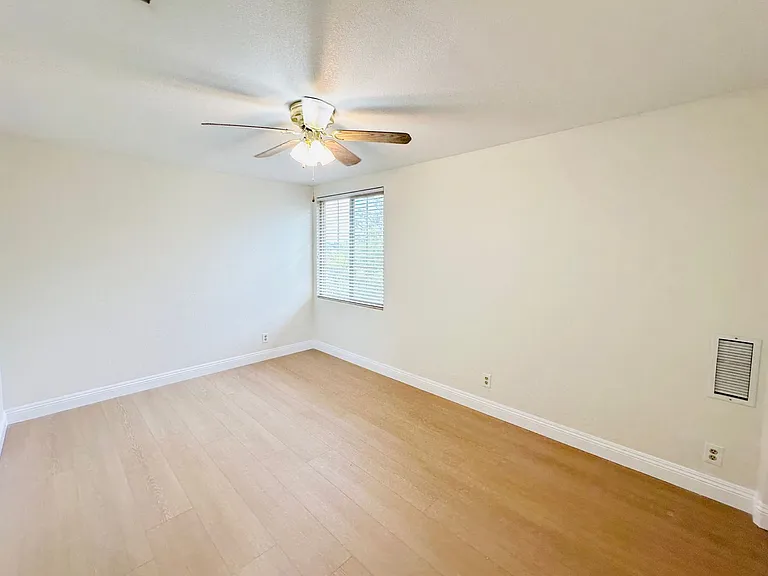 6635 Soaring Dr — Photo 43