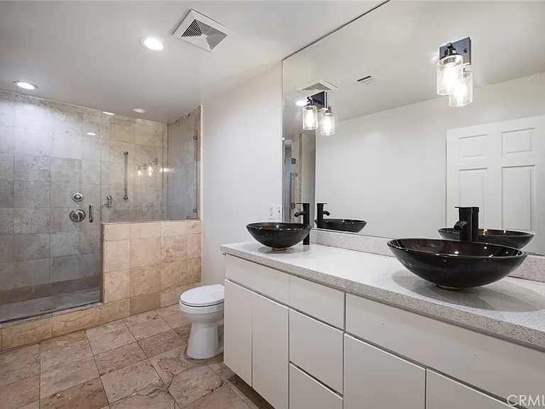 15147 Otsego St — Photo 28