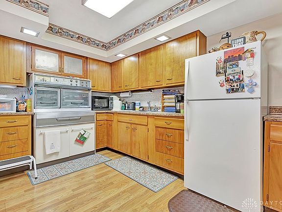 4th image of 411 E Page Ave