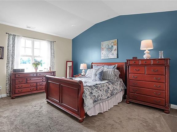 5th image of 637 Albermarle Dr