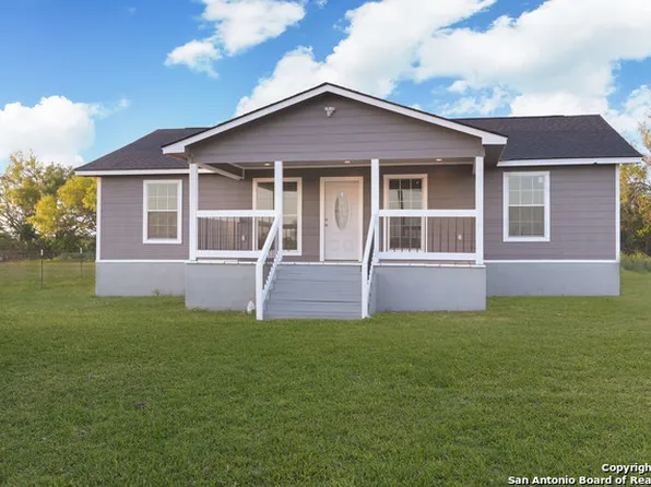 750 LAS PALOMAS DR, Lytle, TX 78052
