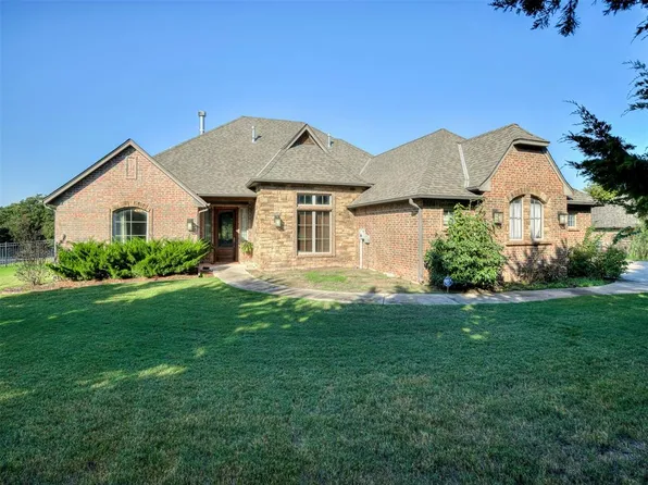 6935 Summit Oak Dr, Edmond, OK 73034