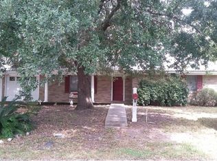 109 Kessler St, Hallettsville, TX 77964