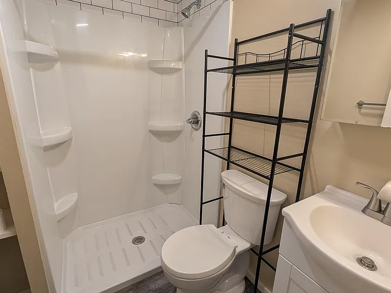 73 Highland St — Photo 12