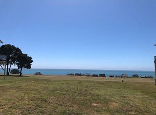 135 Sea View Rd, Whitethorn, CA 95589