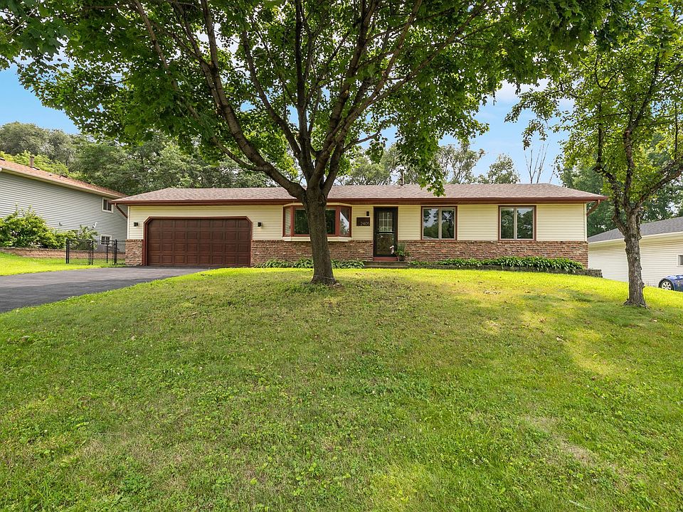 1st image of 2405 Friendship Ln