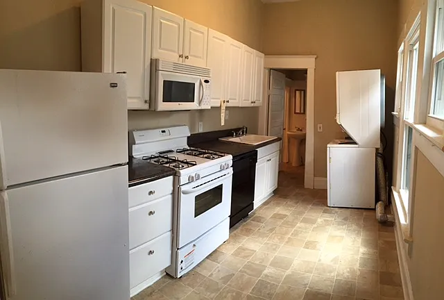 1080 Curran St NW — Photo 28