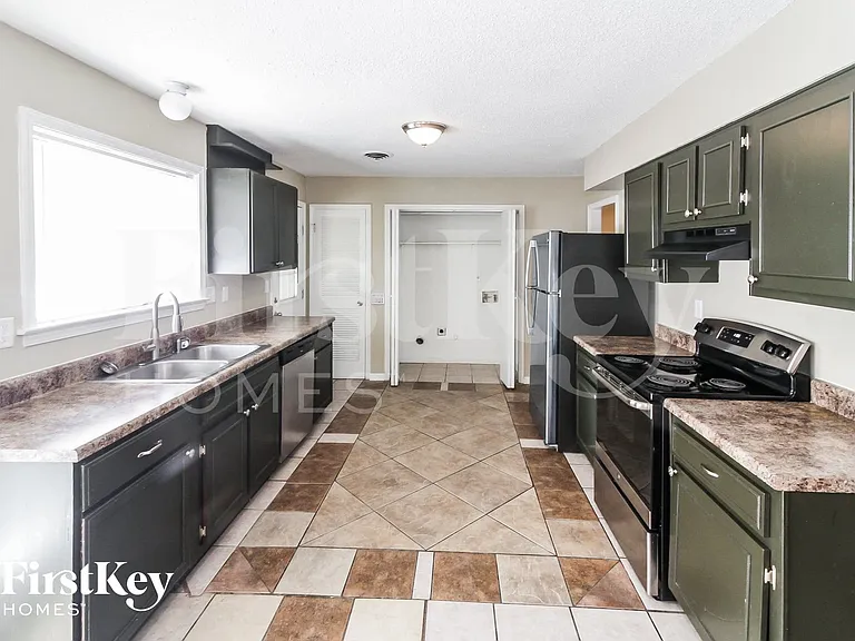 5979 Rosewind Cir W — Photo 6