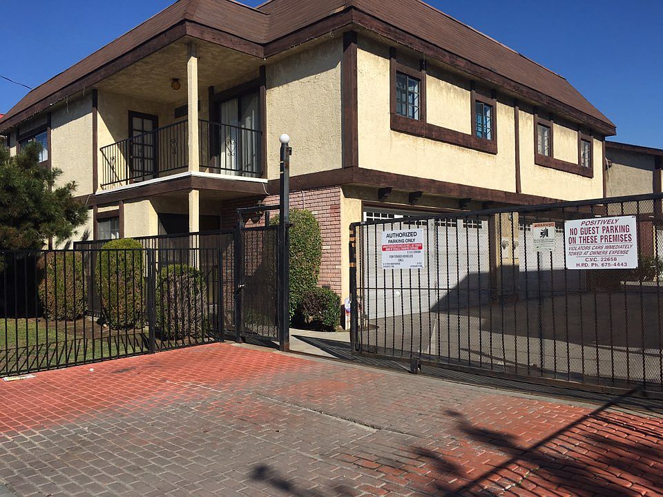 1st image of 13400 Doty Ave APT 6