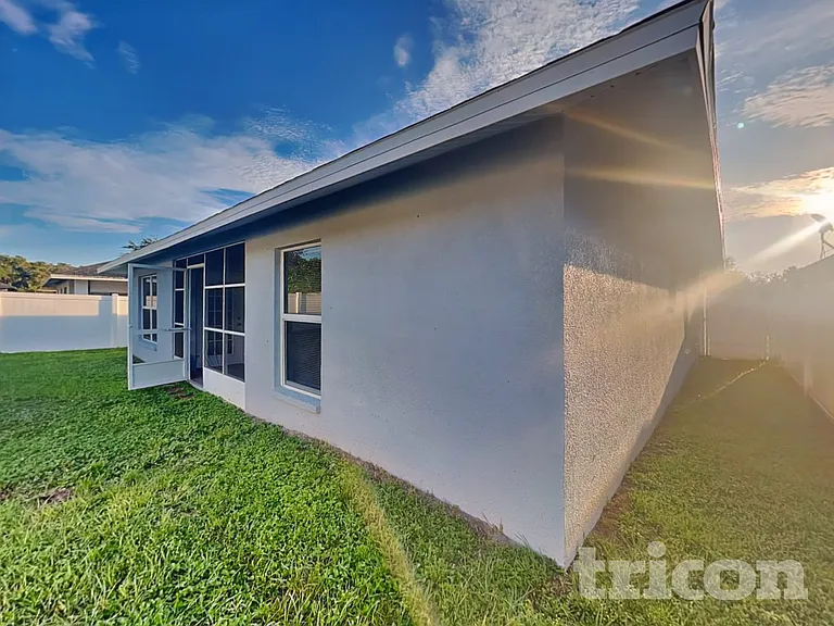 15542 Florida Breeze Loop — Photo 14