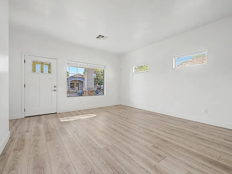 3533 E Joseph Way — Photo 7