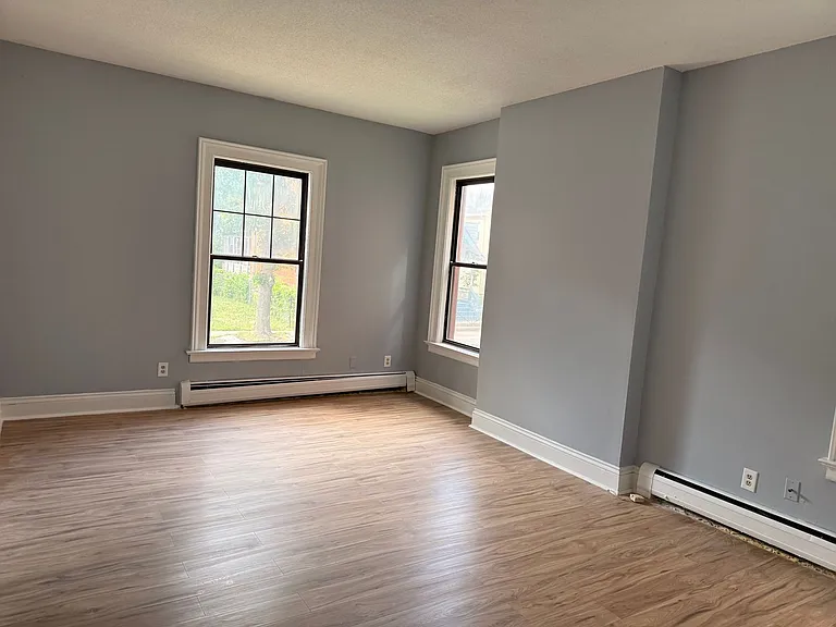 22-24 Morris St — Photo 2