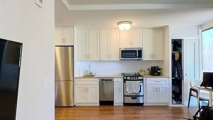 Rented by Bond New York | media 27