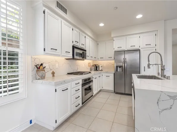 37 Amesbury Ct, Mission Viejo, CA 92694