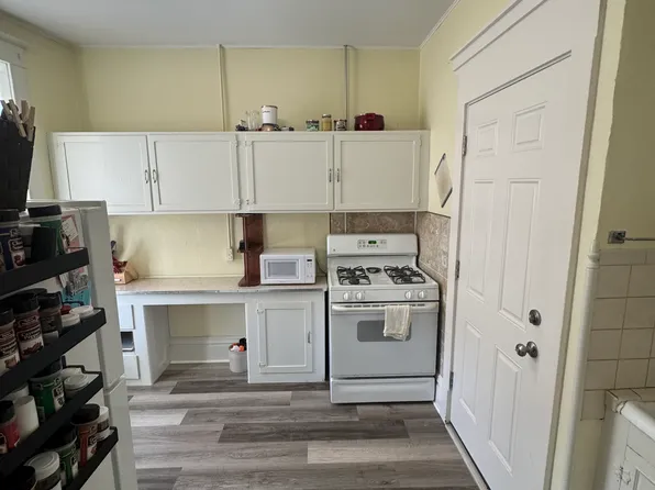 403 Main St #A, Genoa, IL 60135