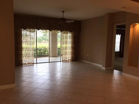 5th image of 10311 Autumn Breeze Dr APT 101