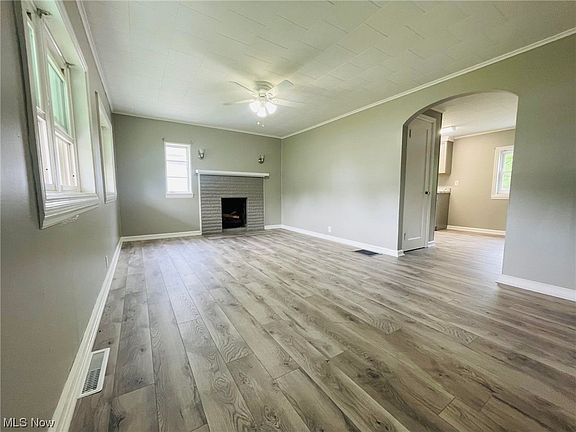 2nd image of 1650 Potts Ln