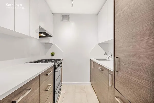 Rented by Sotheby's International Realty | media 2