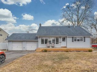 4 Peach Ln, Saugerties, NY 12477