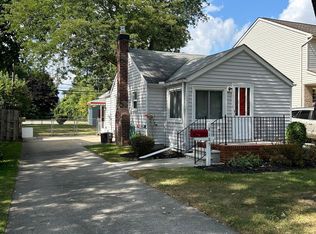 8185 Fenton St, Dearborn Heights, MI 48127
