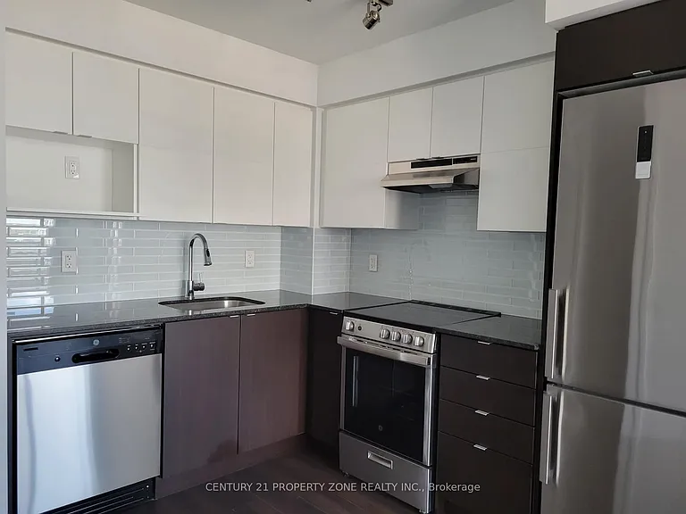 120 Varna Dr #820 — Photo 5