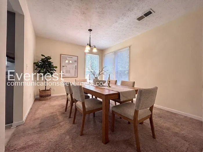 3 bed, 2.5 bath, 1755 sqft, $2,195 — Photo 3