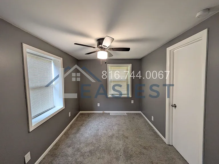 5102 NE 47th Ter — Photo 10