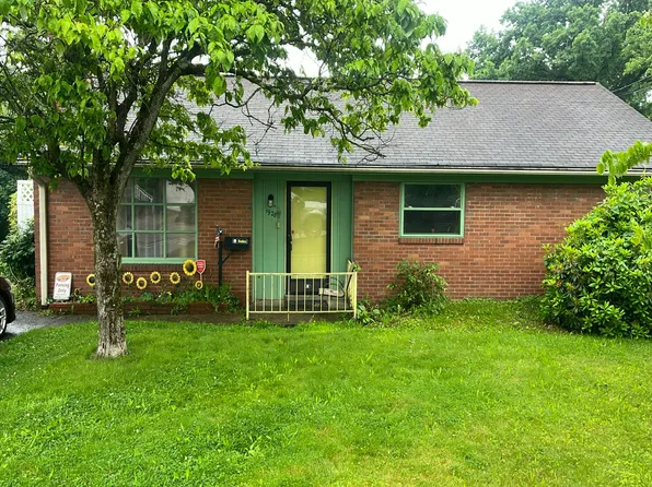 1928 Cardinal Ave, Aliquippa, PA 15001