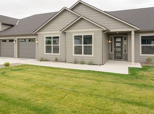 822 N Newport Loop, East Wenatchee, WA 98802