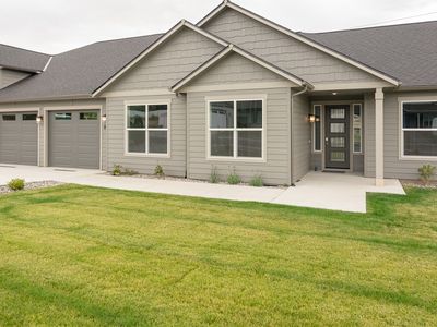 822 N Newport Loop, East Wenatchee, WA, 98802