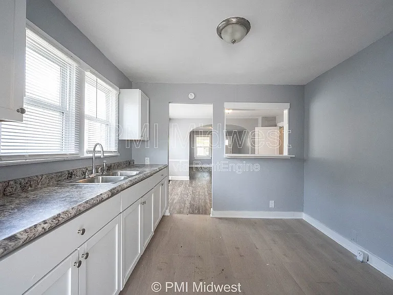 1321 N Ewing St — Photo 17