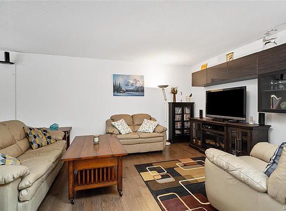 5th image of 138 Bracadale Ave