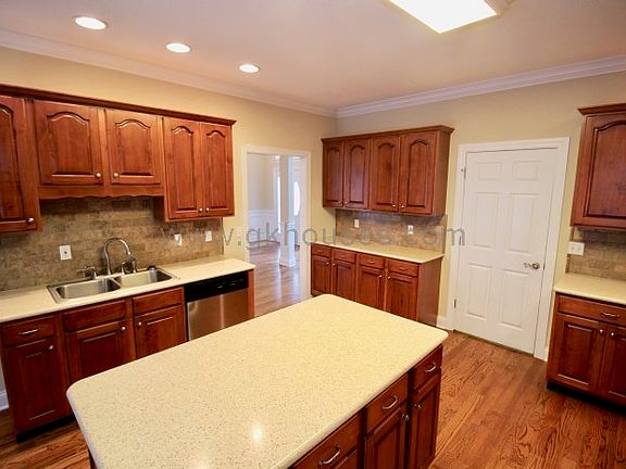 5th image of 8692 Sunridge Dr