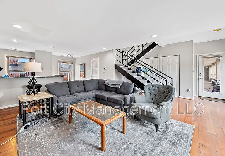 911 S Charles St #310 — Photo 8