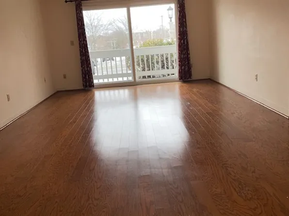 15 Bower Rd APT E4, Quincy, MA 02169