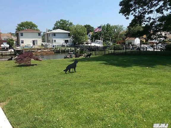 4th image of 2499 Bellmore Ave