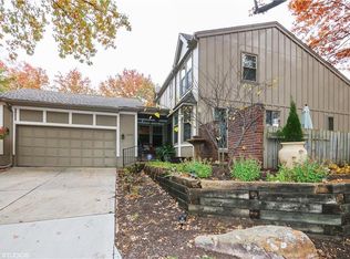 12881 Cambridge Cir, Leawood, KS 66209