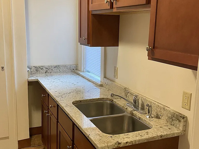 St. Clair Apartments — Photo 27