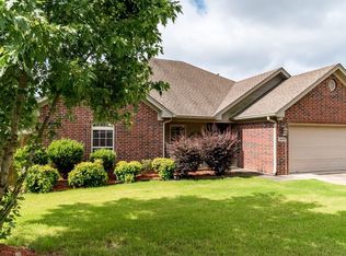 1843 White Oak Cir, Benton, AR 72019