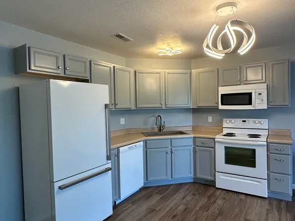 315 Highland Shores Dr #B-1, Lake Ozark, MO 65049