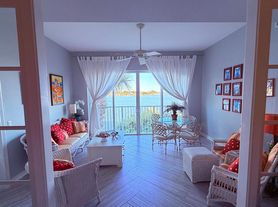 3 Harbour Isle Dr E