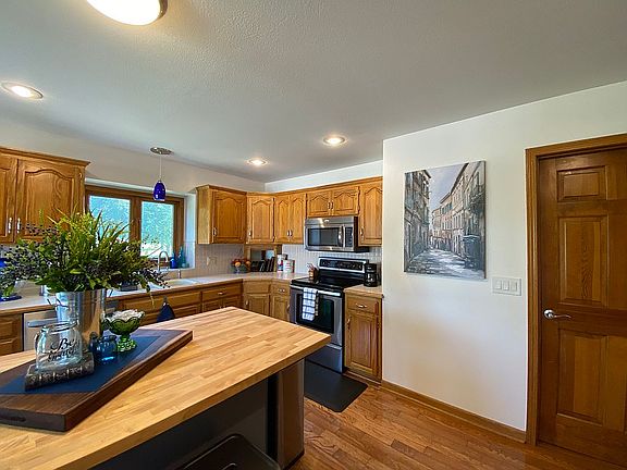 Kitchen entry off of laundry