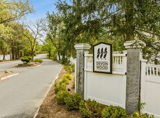 174 Tyson Commons Ln #174, Braintree, MA 02184