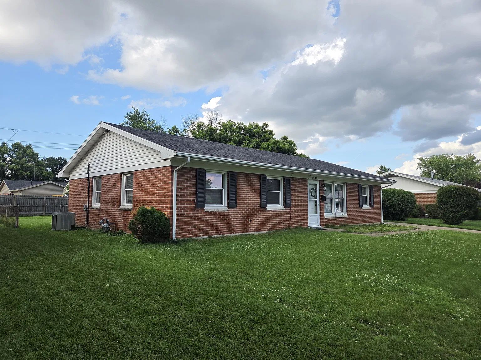 4 bed, 1392 sqft, $1,800 — Photo 2