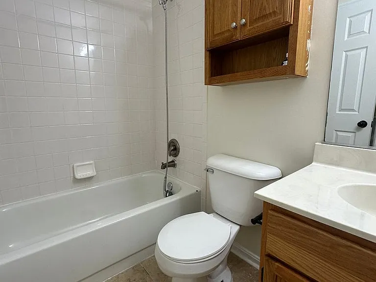 111 Fox Ct — Photo 13