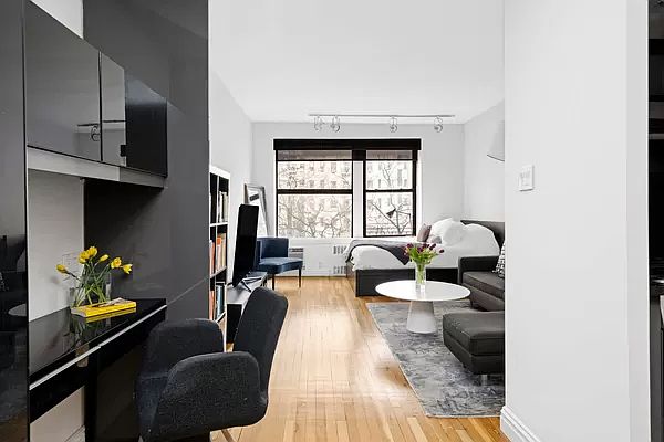 1st image of 304 E 73rd St APT 3A