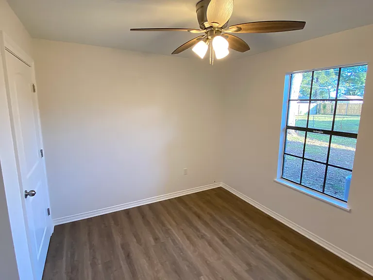 108 Florence Dr — Photo 11