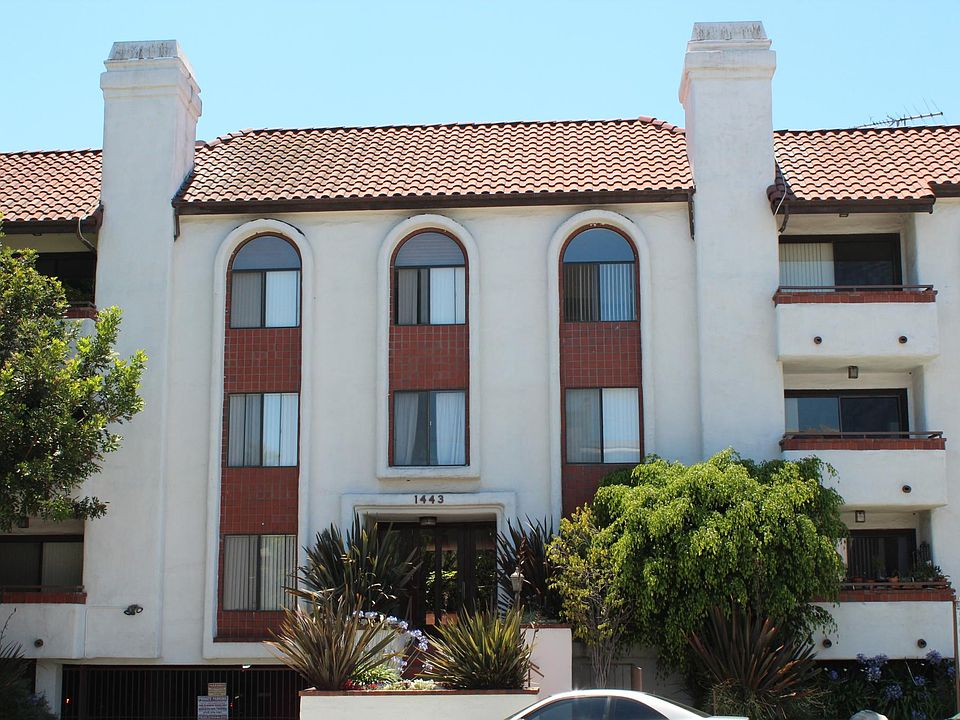 1st image of 1443 Barry Ave APT 205