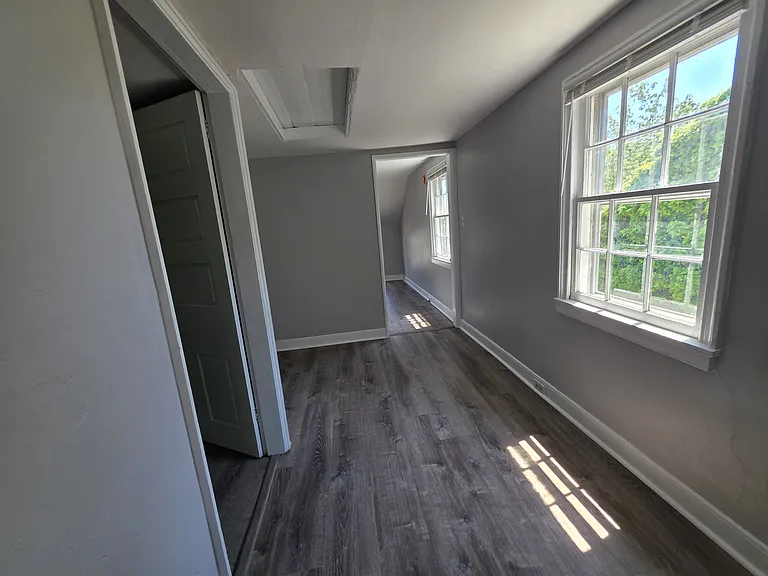 277 E Broadway — Photo 7